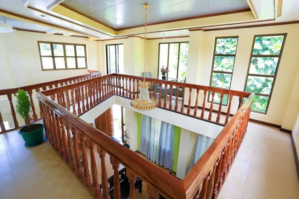Hillside Villa Basco Exterior photo